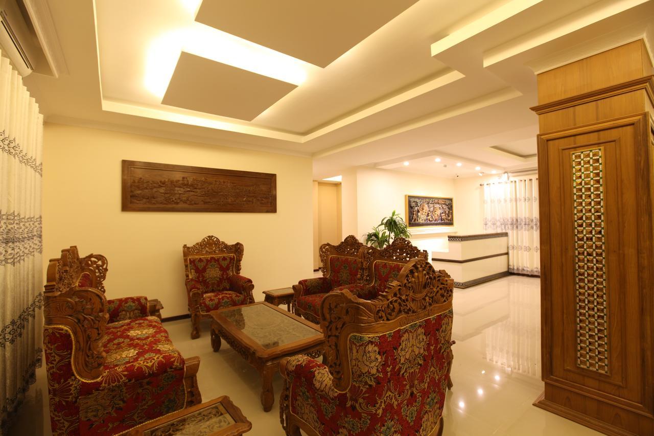 The Hotel Emperor-Inle Nyaung Shwe Buitenkant foto