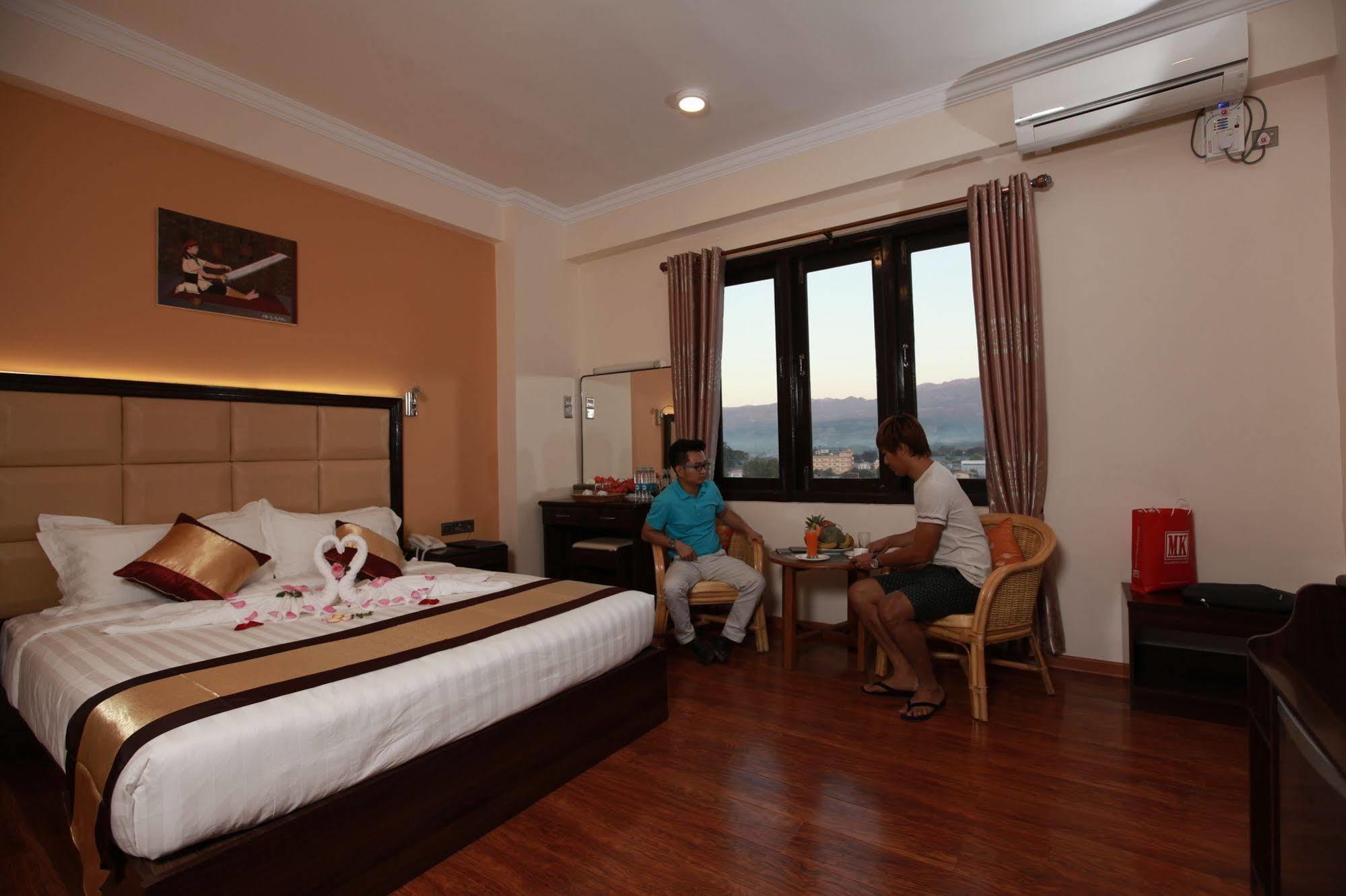 The Hotel Emperor-Inle Nyaung Shwe Buitenkant foto